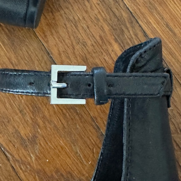 Vince Camuto black strappy heels, size 7 (37) - Picture 15 of 16